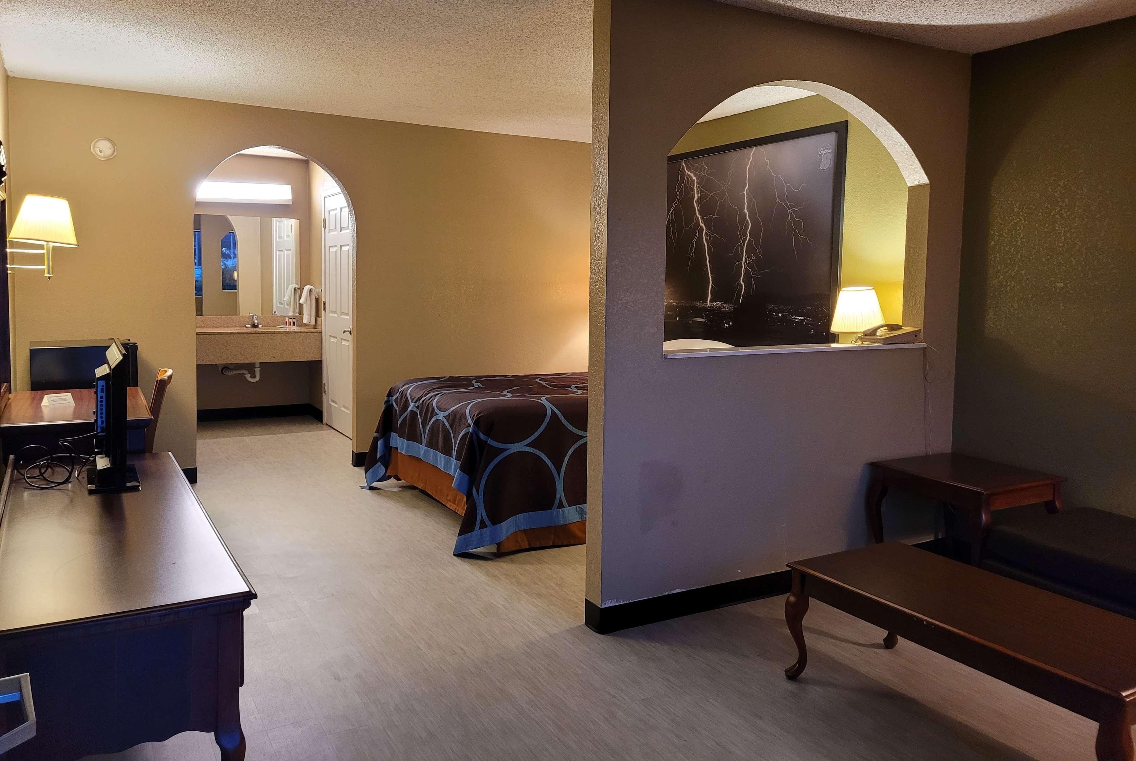 Super 8 By Wyndham Arkadelphia Caddo Valley Area Eksteriør billede