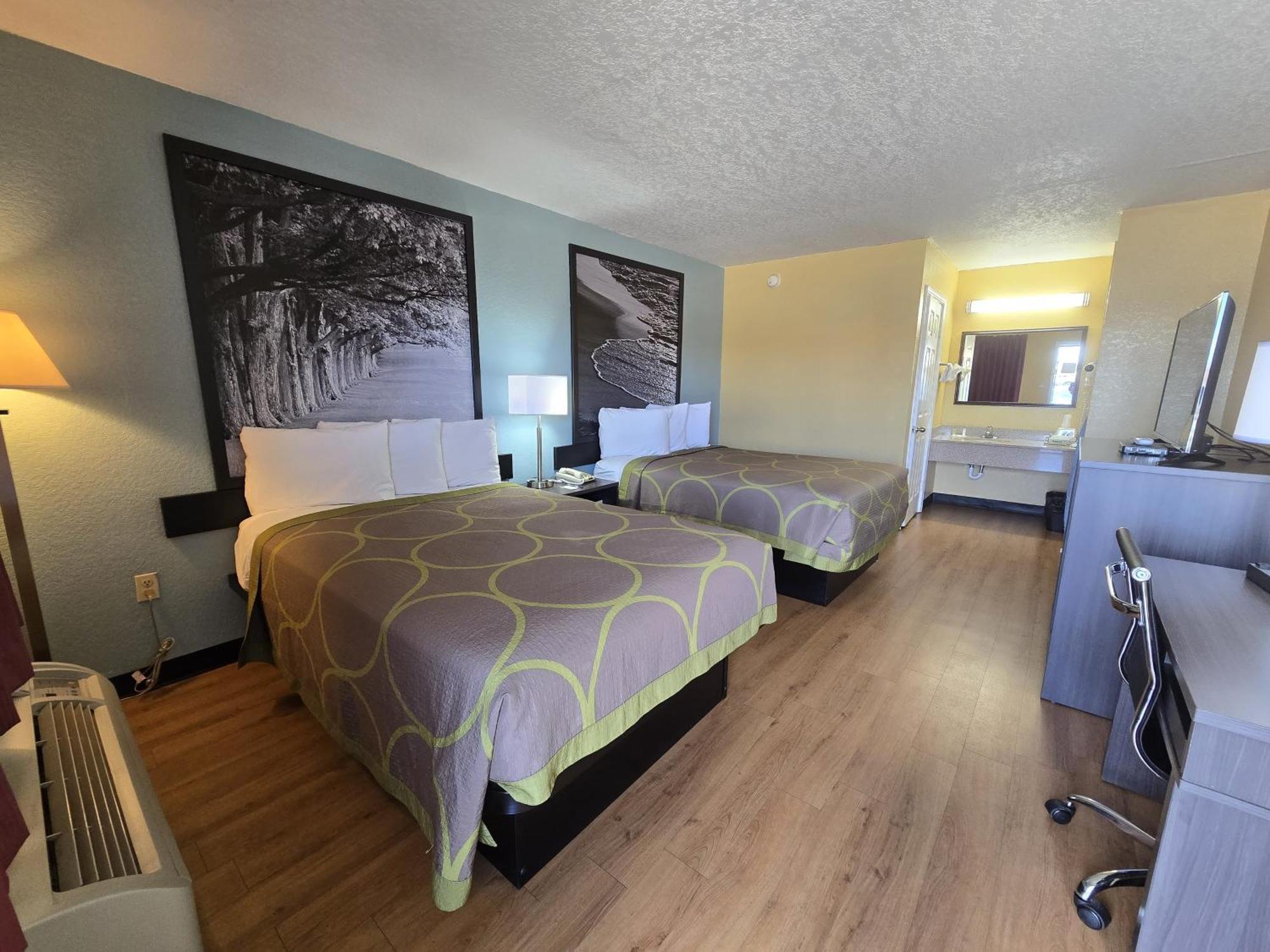 Super 8 By Wyndham Arkadelphia Caddo Valley Area Eksteriør billede