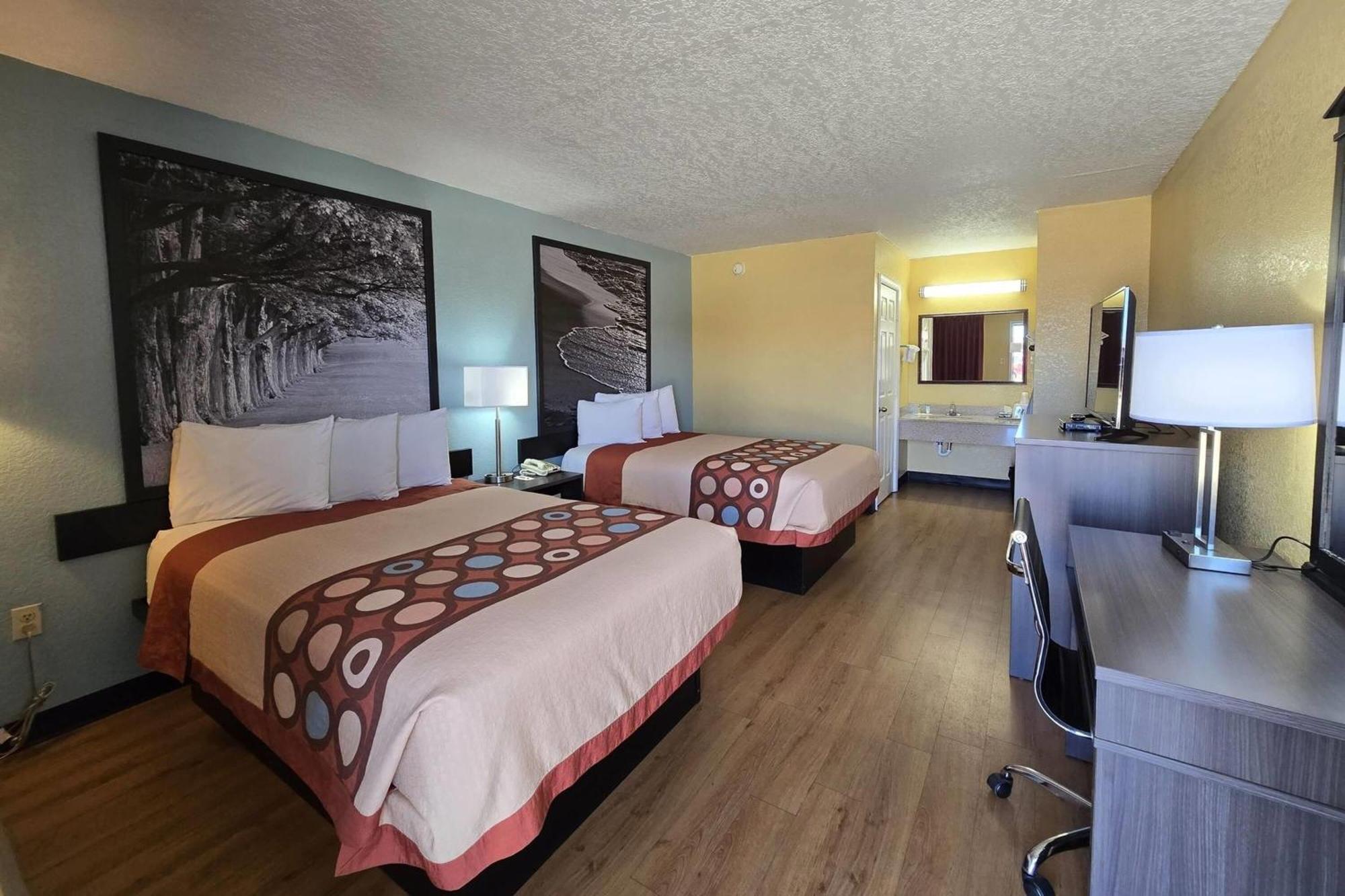 Super 8 By Wyndham Arkadelphia Caddo Valley Area Eksteriør billede